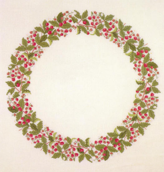 Garland of Strawberries, linen included Garland of Strawberries, linen included