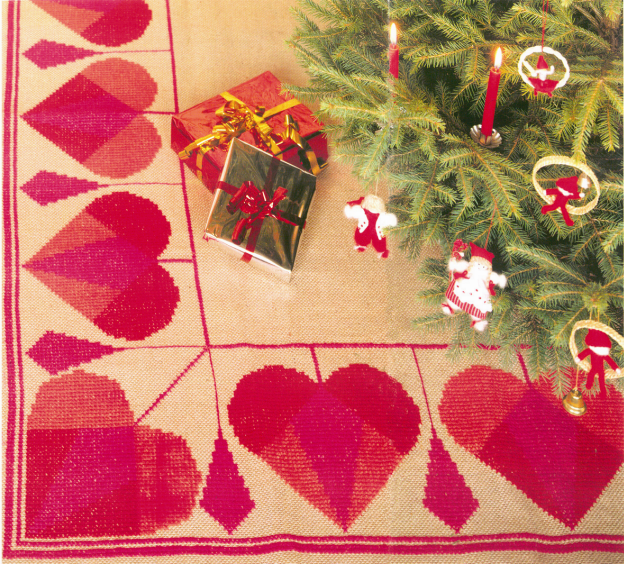 Hearts & Globes Tree Skirt Hearts & Globes Tree Skirt